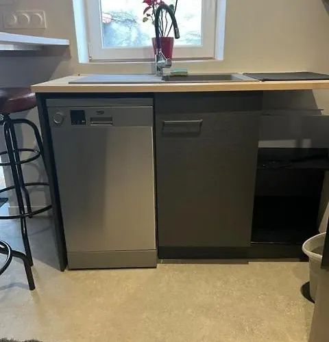 Апартаменты Petite Maison De Village A Bonnet Pres Riom